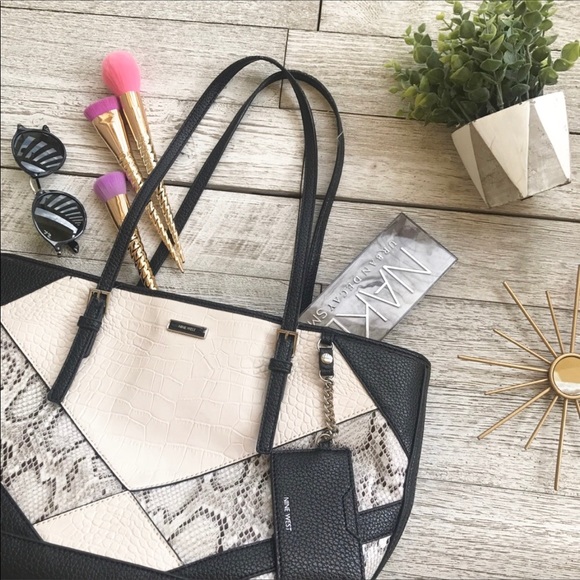 Nine West Handbags - Nine West white snake skin tote bag